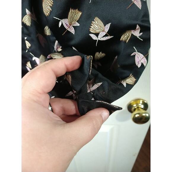 Silk Box Hummingbird  Silk Blend Black Long Sleeve Slit Button Shacket. Size 6 - Picture 5 of 11